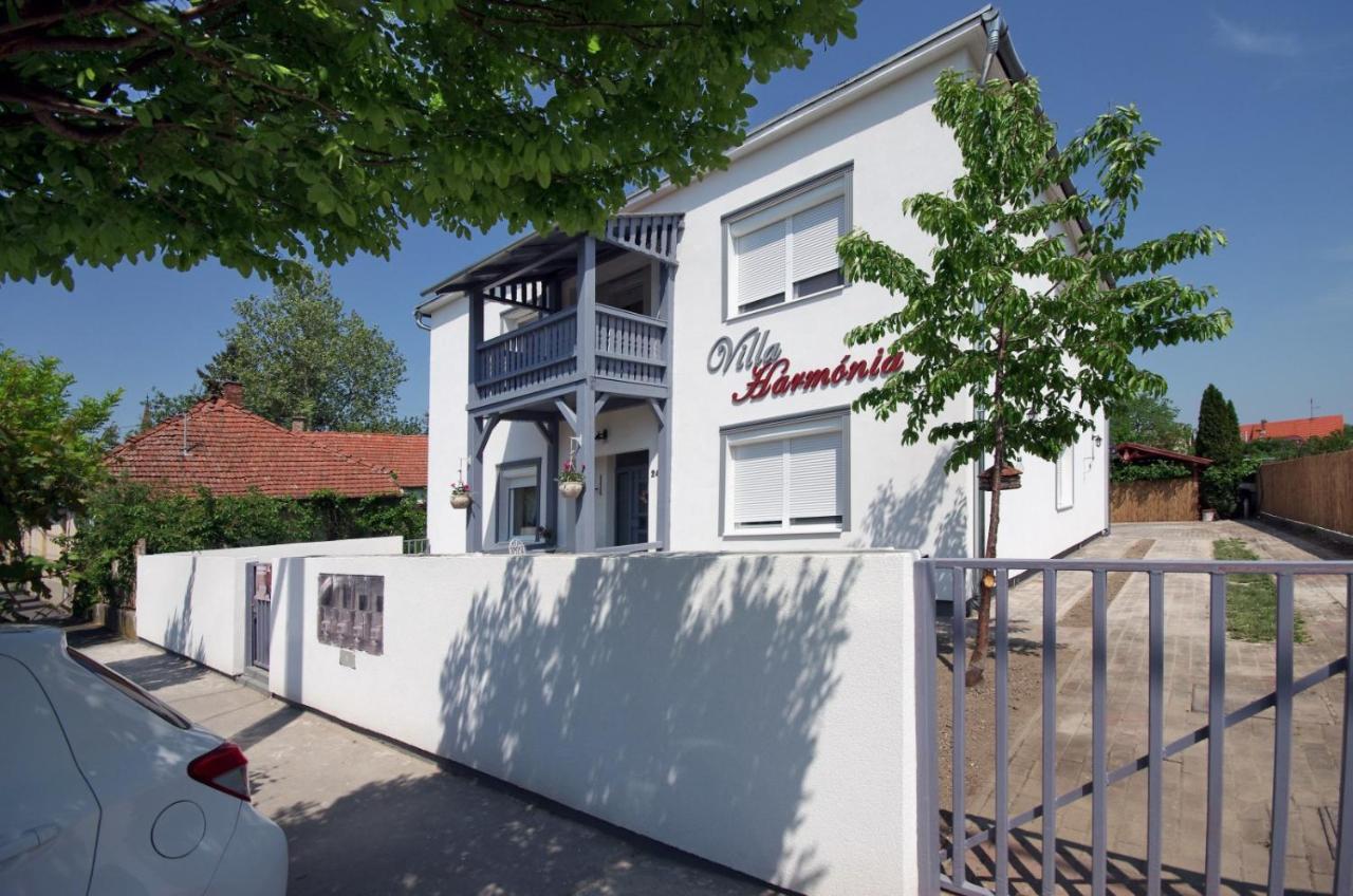 Villa Harmonia Gyula Buitenkant foto